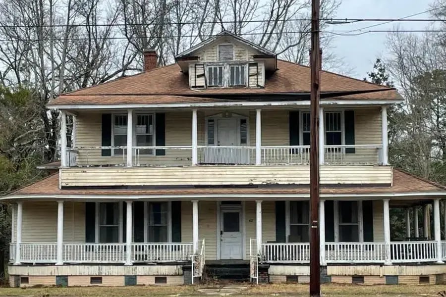 Returning a Historic Home to the Private Market Through Online Auction